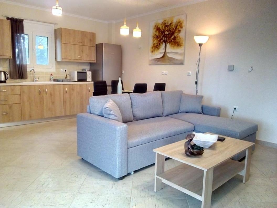Aliveri Flat With Sea View Екстериор снимка