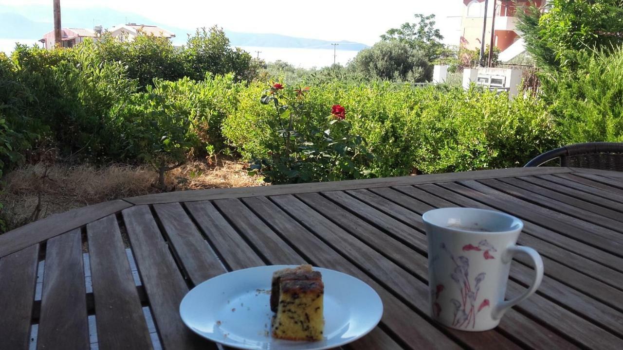 Aliveri Flat With Sea View Екстериор снимка